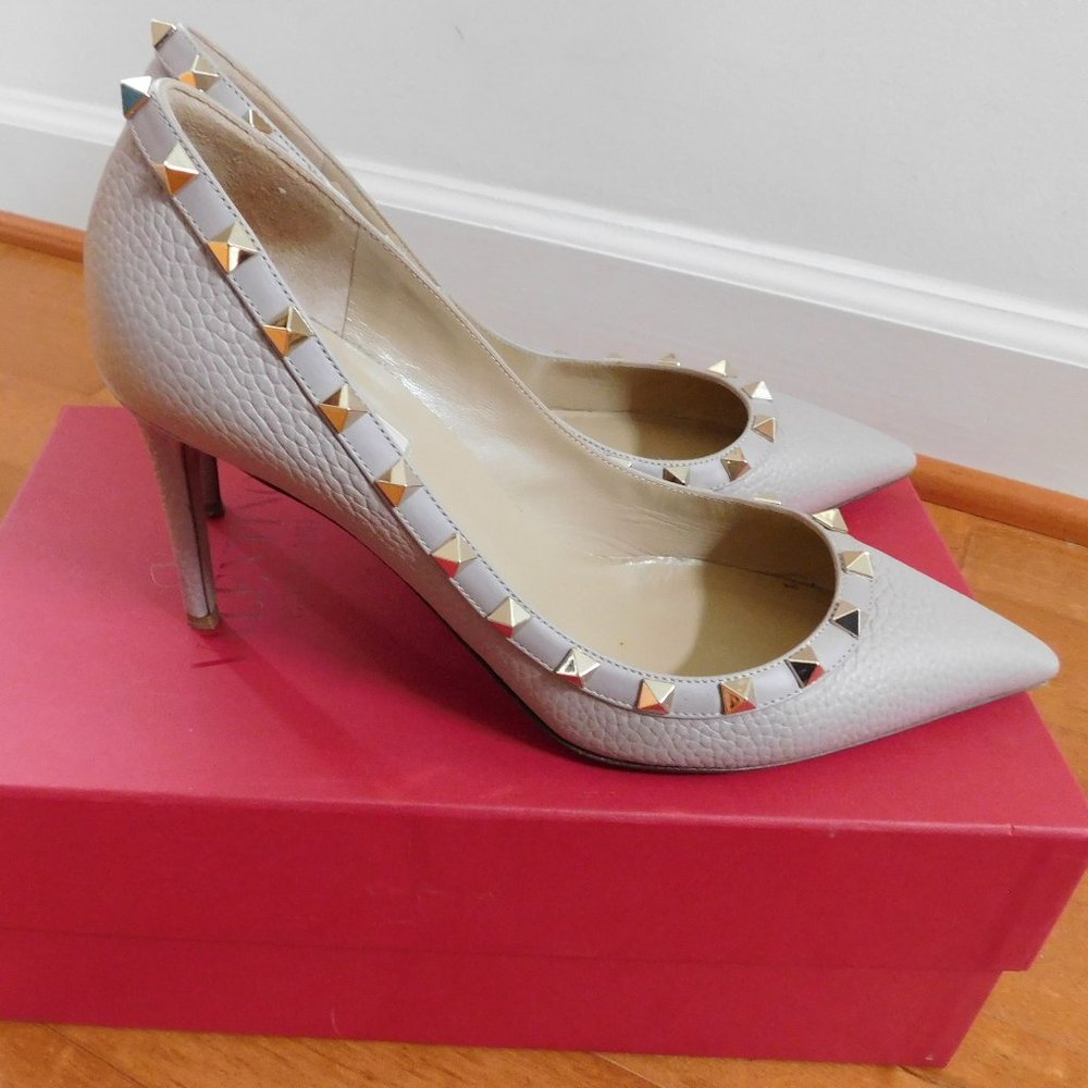 VALENTINO ROCKSTUD PUMPS LEATHER POUDRE